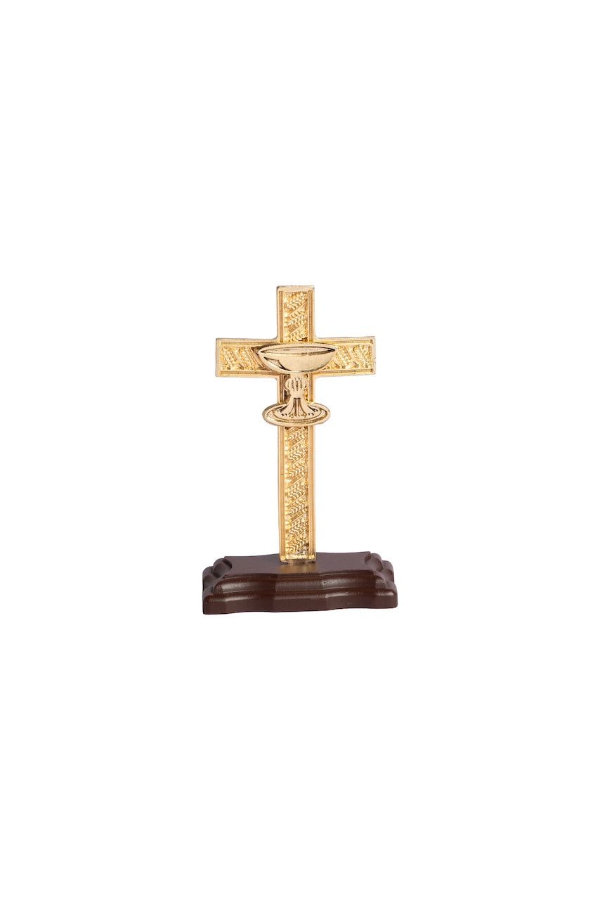 CRUZ CALIZ DORADA CON BASE MADERA