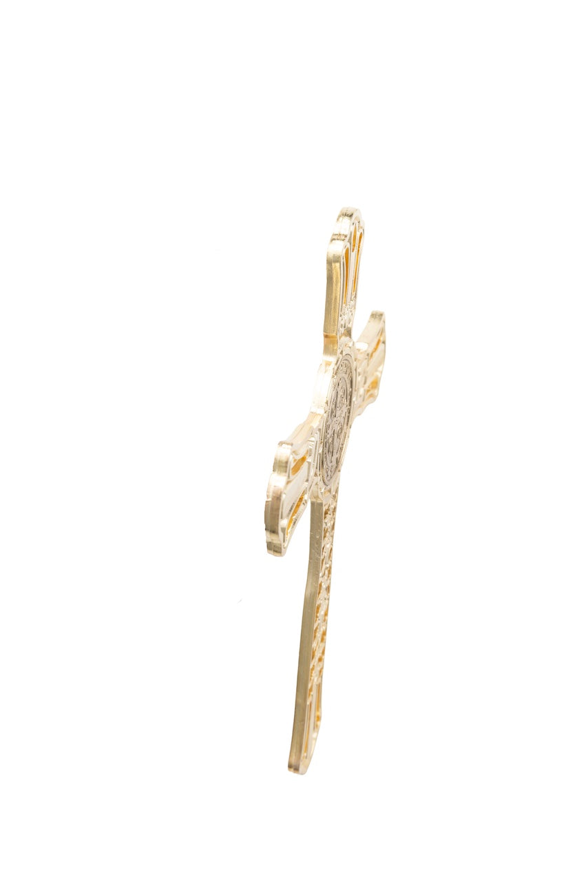 CRUZ DE SAN BENITO METÁLICA DORADA