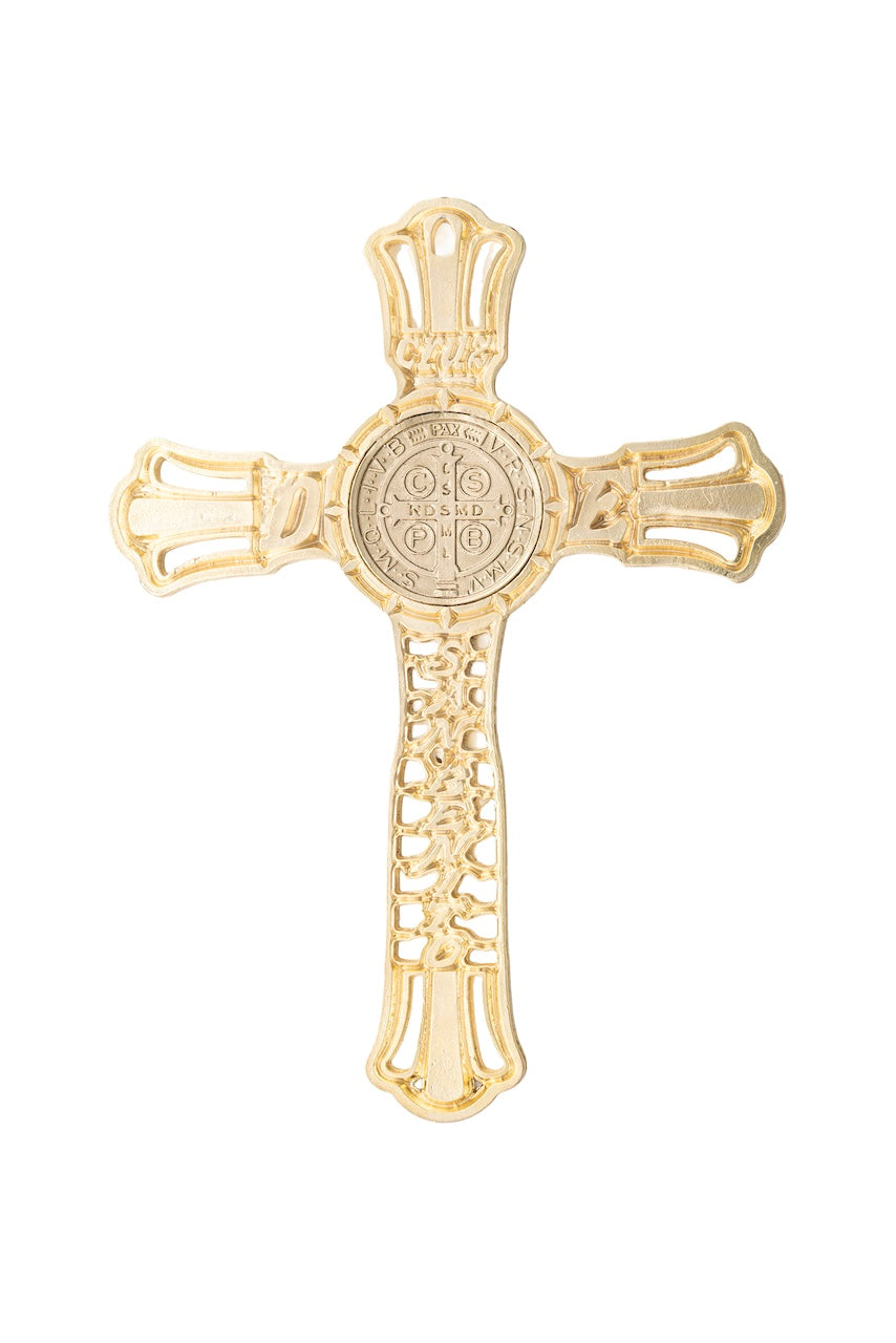 CRUZ DE SAN BENITO METÁLICA DORADA