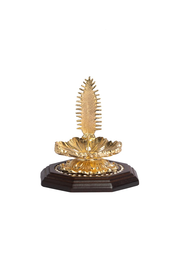 VIRGEN DE GPE. DORADA CON BASE MADERA