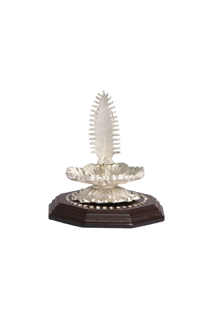 VIRGEN DE GPE. PLATA CON BASE MADERA