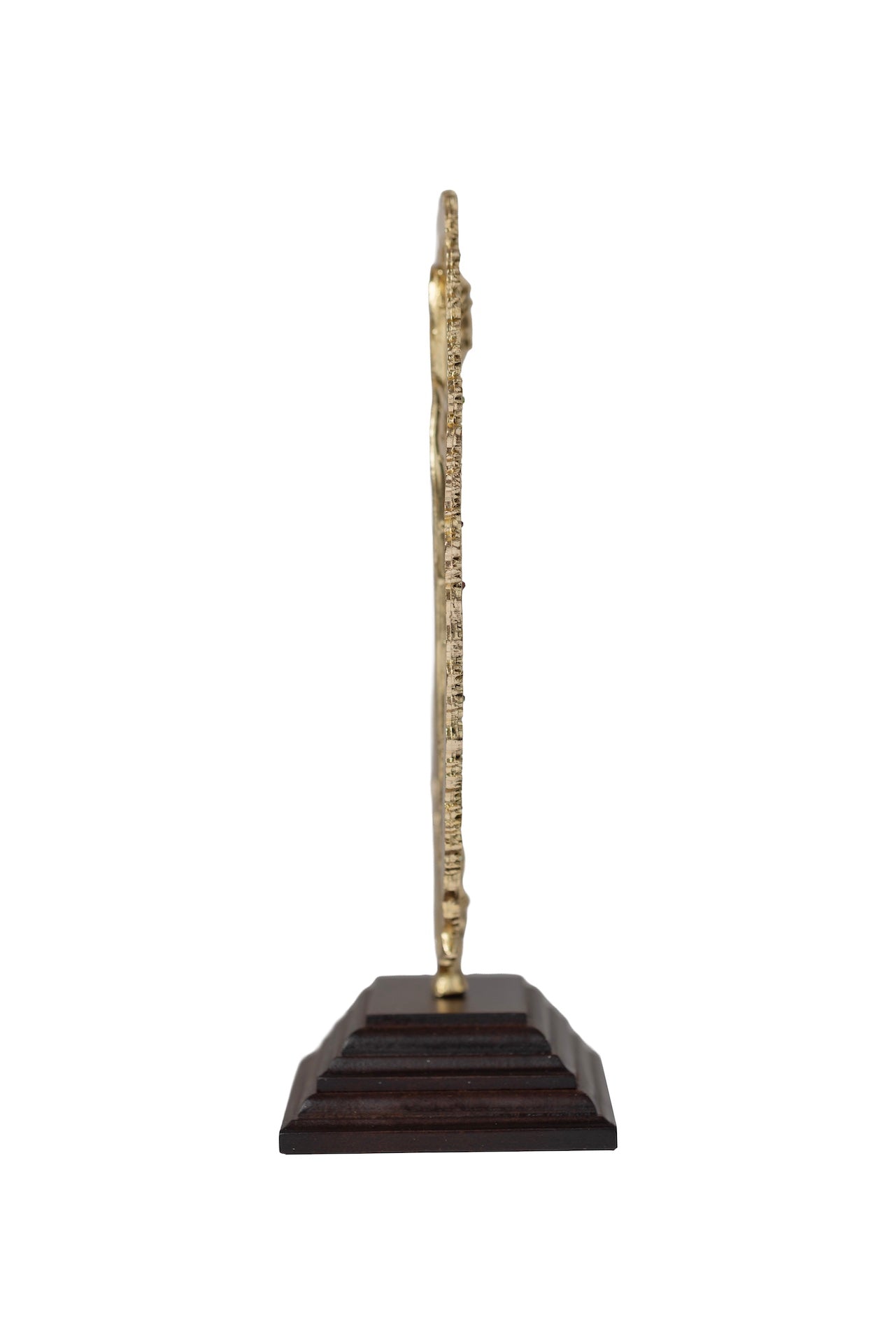 VIRGEN GUADALUPE DORADA CON BASE MADERA